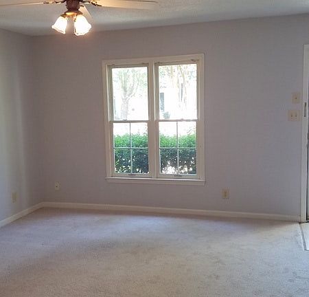 3rd image of 704 Gatehouse Ln