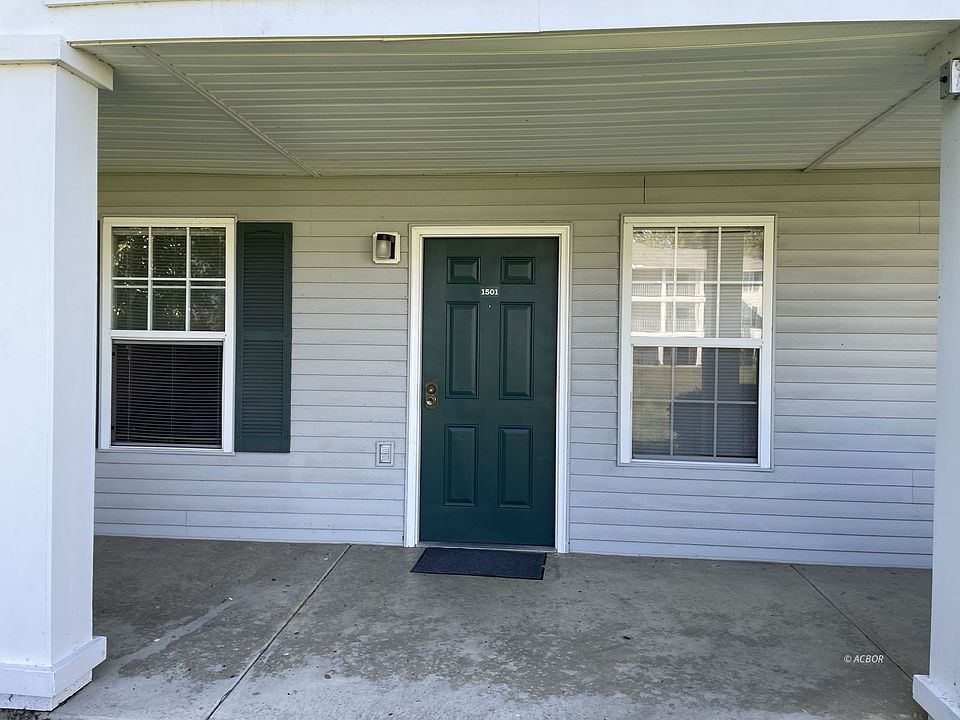1st image of 15 S Shafer St APT 1501