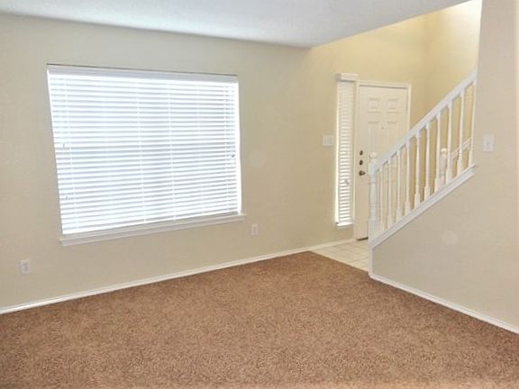 2nd image of 1729 Spicewood Trl