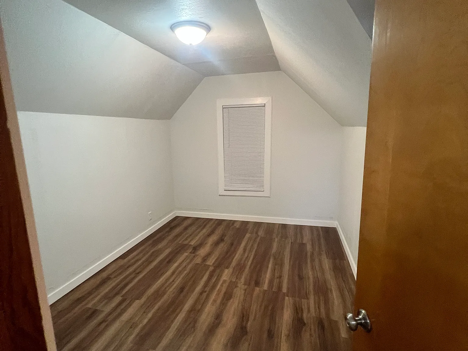 2 bed, 800 sqft, $1,300 — Photo 4