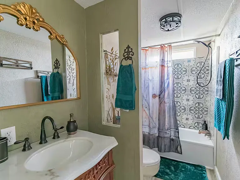 652 Magnolia St — Photo 8
