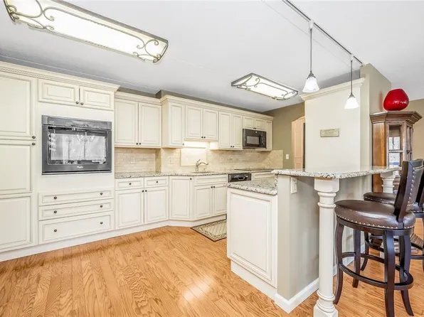 100 High Point Drive #309, Hartsdale, NY 10530