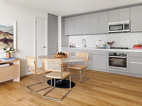 3rd image of 547 47th St #915