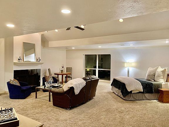 5th image of 2633 Guilford Ln #A