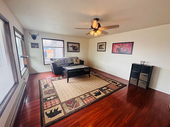 3rd image of 2709 California Ave