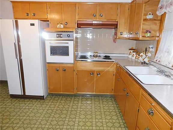 5th image of 647 George St