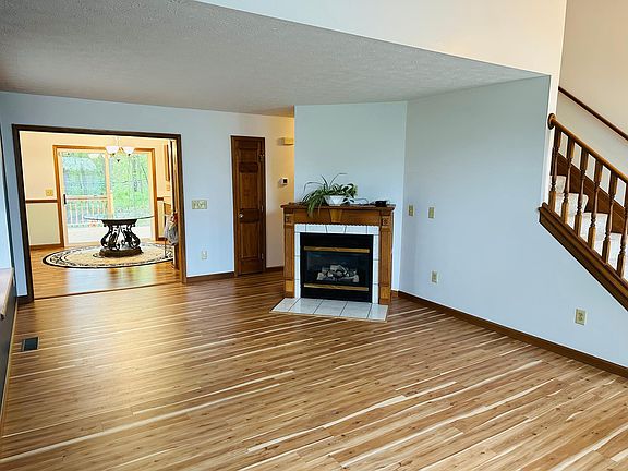 4th image of 6381 Sterling Woods Dr