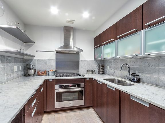 3rd image of 119 Fulton St APT 4A