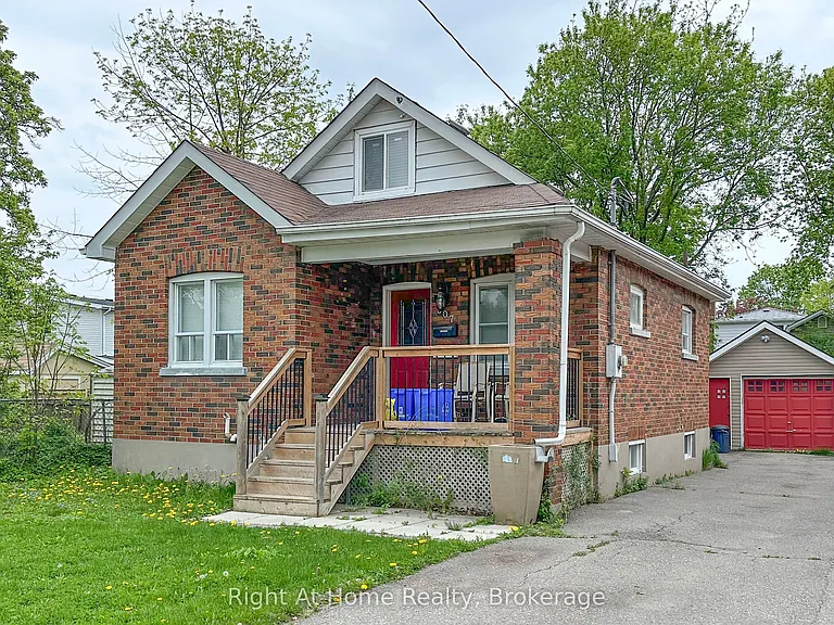 307 Vimy Ave #MAIN — Photo 2