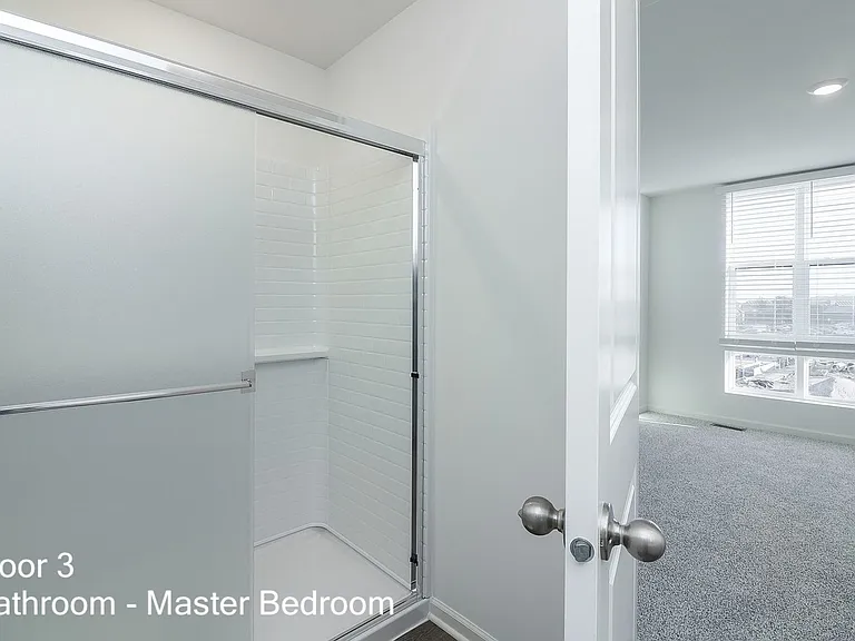 336 Summit Cir — Photo 17