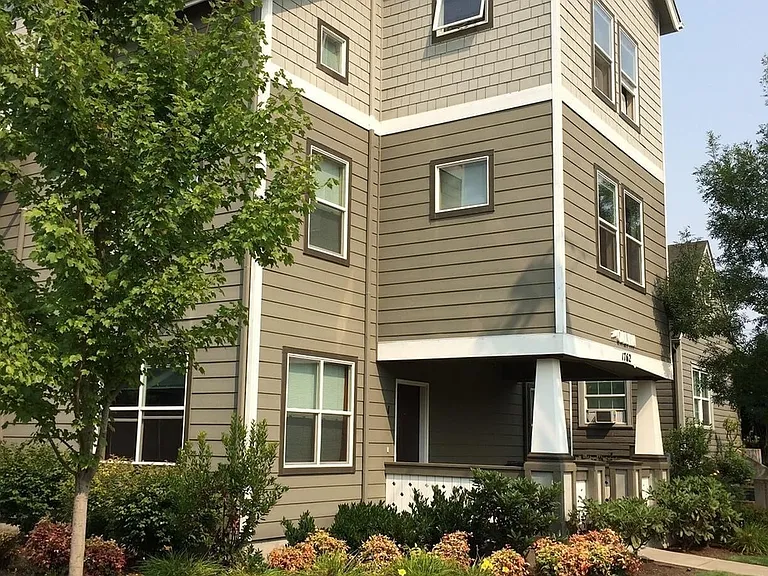 Exterior 1762 hilyard st 2