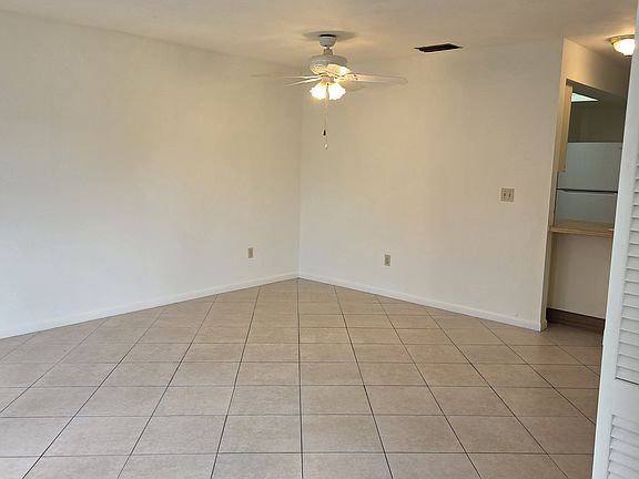 3rd image of 1210-1222 SE 8th St #1222-2