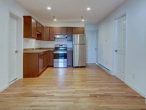 4th image of 10 New York Ave