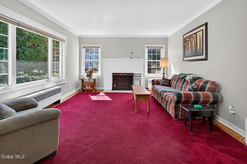 2nd image of 5 Bunker Hill Road
