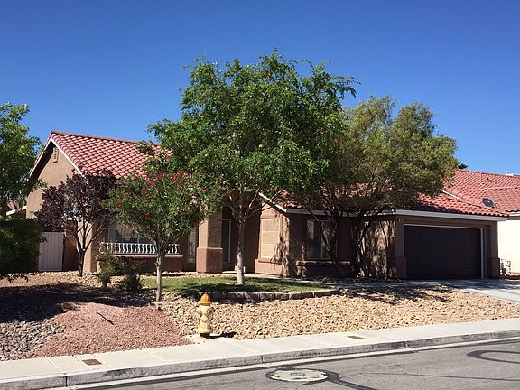 2nd image of 1688 Crystal Downs Ave