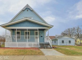 1003 N Roosevelt Ave, Bloomington, IL 61701