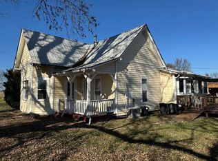 214 Clinton Ave, Gibbs, MO 63540