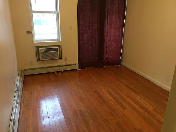 5th image of 32-05 Linden Pl #F2
