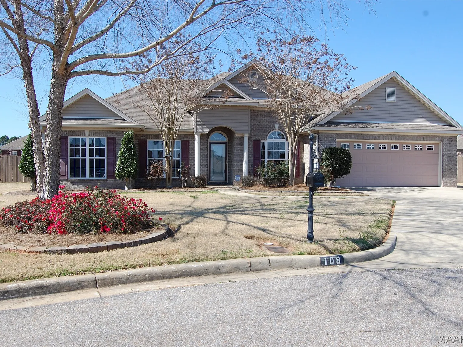 4 bed, 2.0 bath, 2107 sqft, $1,800 — Photo 1