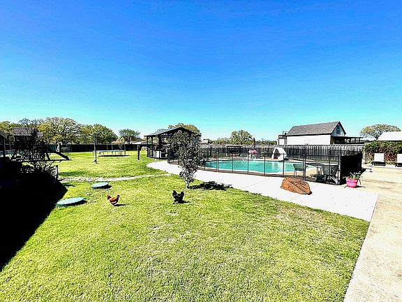 4th image of 1089 Oak Hollow Ln