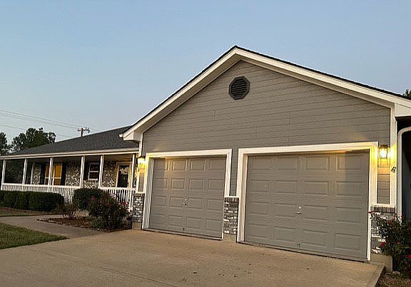 3rd image of 209 N Meghan Dr