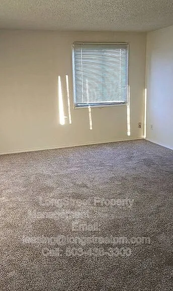 1250 SW E Ave #6 — Photo 3