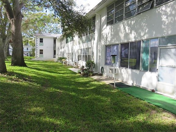 4th image of 200 Glennes Ln APT 106