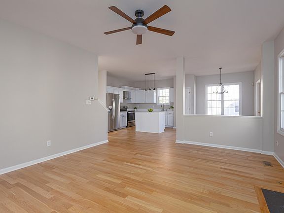 2nd image of 115 Chancellors Ridge Dr