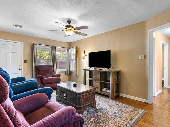4th image of 7014 NW 44th St