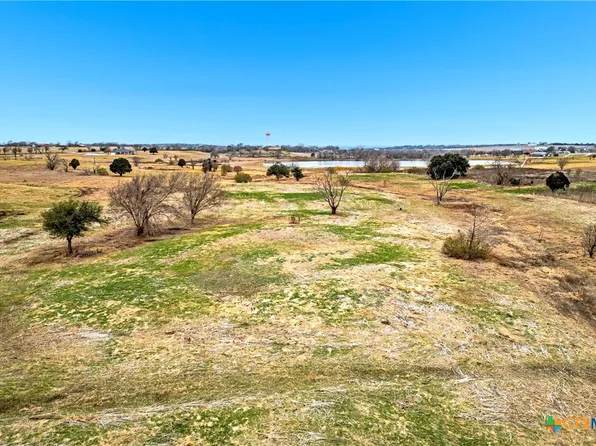 8070 N Lone Star Pkwy, Mc Gregor, TX 76657