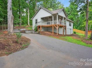 83 Grady Ave, Tryon, NC 28782