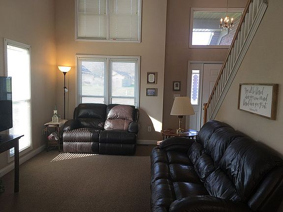 4th image of 261 N Nicole Ln