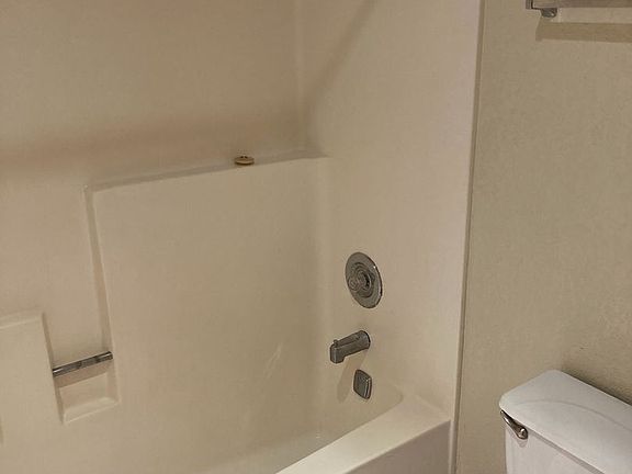 2nd image of 685 Lincoln Ave #B