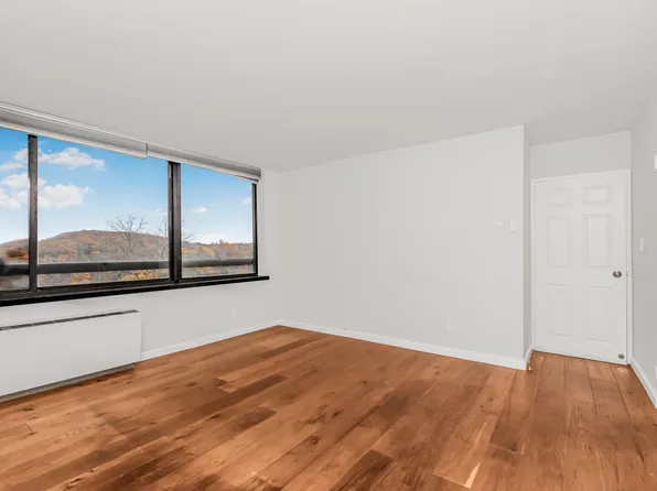 2287 Johnson Avenue image 11 of 22