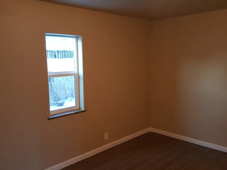 300 W Jefferson Ave — Photo 4