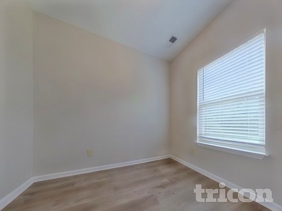 4th image of 35 Wyndham Ct SE