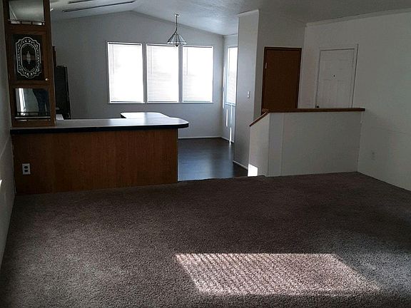 Living room/ Kitchen