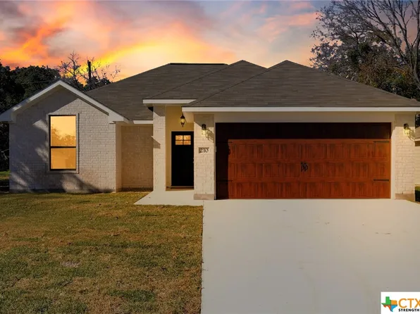 210 Plum St, Luling, TX 78648