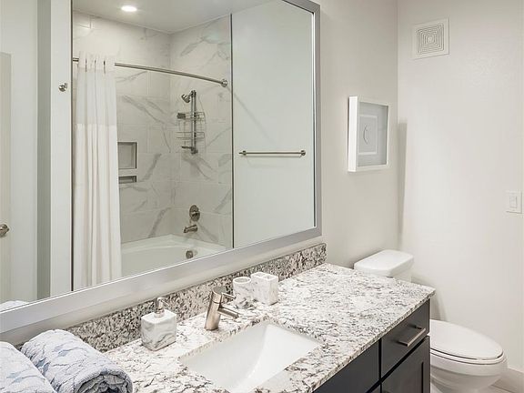 4th image of 5625 Belmont Ave #134