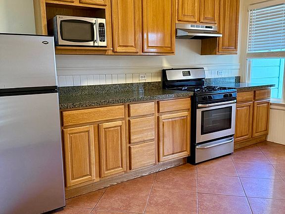 3rd image of 1427 S Van Ness Ave #2