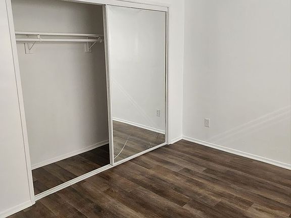 3rd image of 1755 Granville Ave APT 6