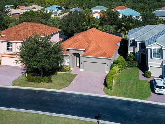 4th image of 9099 Estero River Cir
