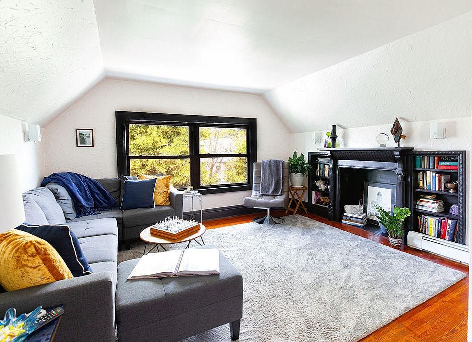 1st image of 120 Saint James Pl #3