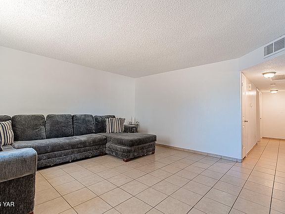 3rd image of 1716 S Maple Ave