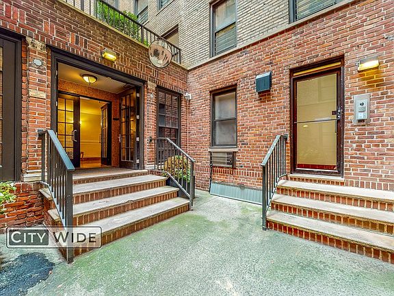 4th image of 30 Charlton St APT 4d