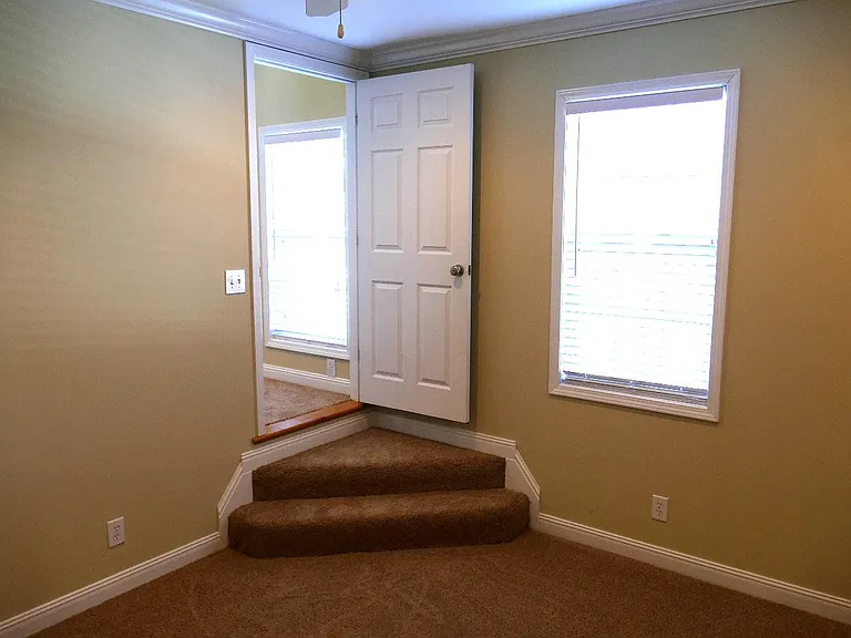 104 Mahler Ave — Photo 10