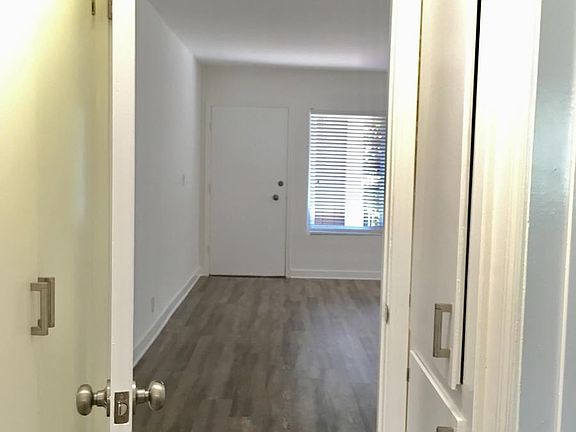 5th image of 310 S Sherbourne Dr APT 103