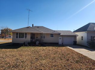 111 Cherry St, Clarkson, NE 68629
