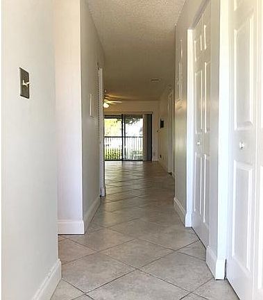 4th image of 190 SE 7th St #106
