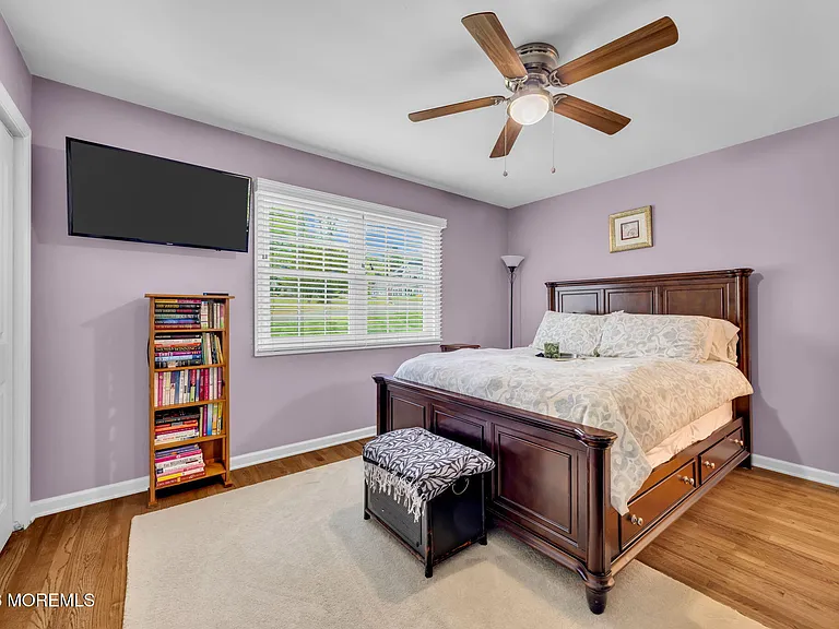 60 Farrell Dr — Photo 20